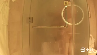 大奶母狗被硬塞嘴里，再后入