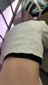 在少妇家小区楼梯无套后入内射